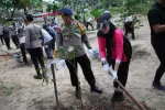 Peringati HUT - 44 YKB, Pantai Stalkuda Dihijaukan Bhayangkari Kaltim Peringati HUT - 44 YKB, Pantai Stalkuda Dihijaukan Bhayangkari Kaltim