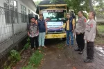 Anggota Polsek Pedes Melaksanakan Pengamanan Gudang Logistik Pemilu Tahun 2024 Di PPK Kecamatan Pedes