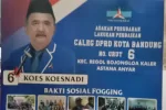 Sosialisasi Bacaleg Partai Demokrat Dapil 5 Kota Bandung H. Koes Kusnadi Bagi APK Pada Warga