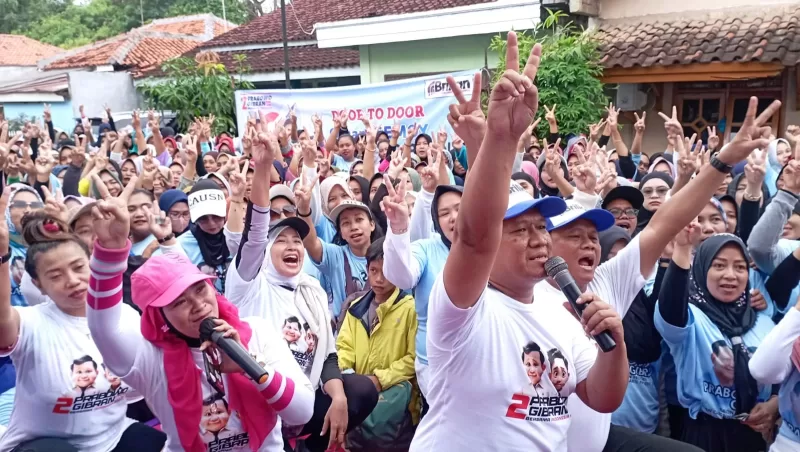 Barisan Relawan Militan Gibran (BRILIAN) Terus Bergerak Ajak Masyarakat Untuk Kemenangan Capres-Cawapres Nomer 2 Prabowo - Gibran Barisan Relawan Militan Gibran (BRILIAN) Terus Bergerak Ajak Masyarakat Untuk Kemenangan Capres-Cawapres Nomer 2 Prabowo - Gibran