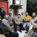 Polres Karawang, Cegah Kriminalitas Malam Hari Polsek Kotabaru Lakukan Patroli Pos Kamling