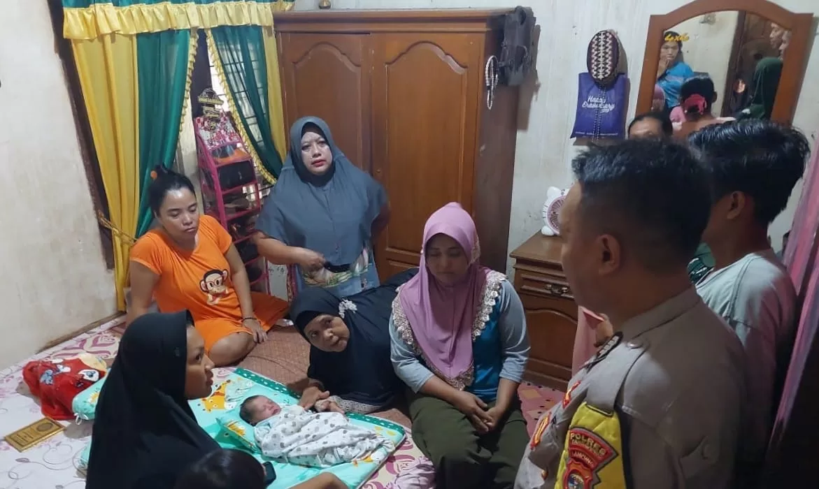 Polsek Pugung Identifikasi Penemuan Bayi Laki-laki Tanpa Identitas di Pekon Tangkit Serdang, Tanggamus