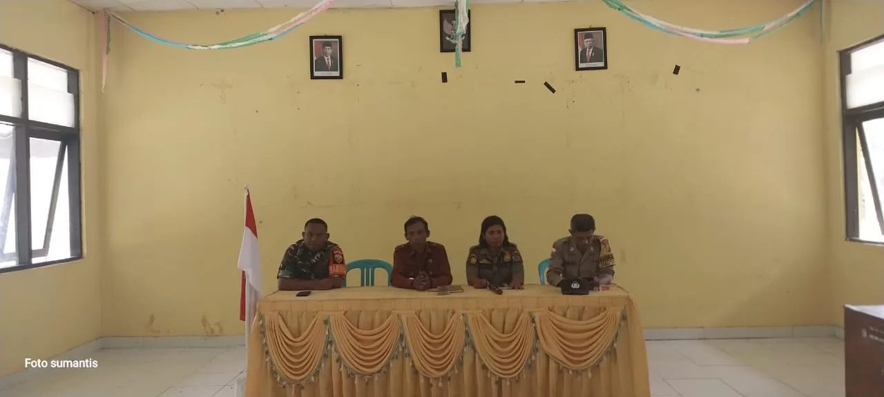 Tingkatkan Kemampuan Linmas Jelang Pemilu, Babinsa Nggoa dan Babinkamtibmas Latih PBB Anggota Linmas Se-Kecamatan.