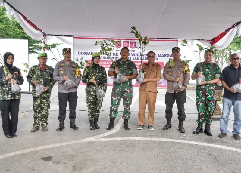 Danrem 162/WB Pimpin Penanaman 3000 Pohon Mangrove Di Pantai Amahami Kota Bima