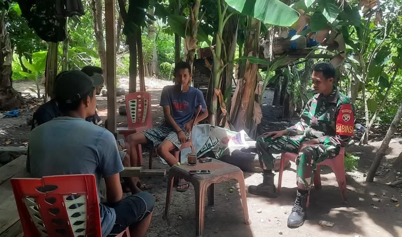 Sambangi Rumah Warga Desa Binaan Babinsa Koramil 06/Karera Aktif Jaga Silaturah Sambangi Rumah Warga Desa Binaan Babinsa Koramil 06/Karera Aktif Jaga Silaturah