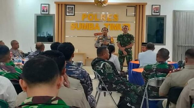 Dandim 1601/ Sumba Timur Hadiri Doa Bersama Doa Lintas Agama dalam Rangka Pemilu Damai Tahun 2024.