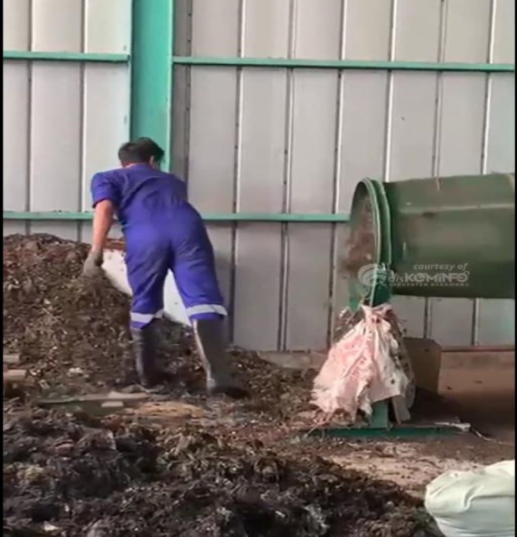 Optimis Pengeloaan Sampah Bernilai Tinggi, Bupati Karawang H. Aep Syaepulah Kunjungi TPST Cirejag