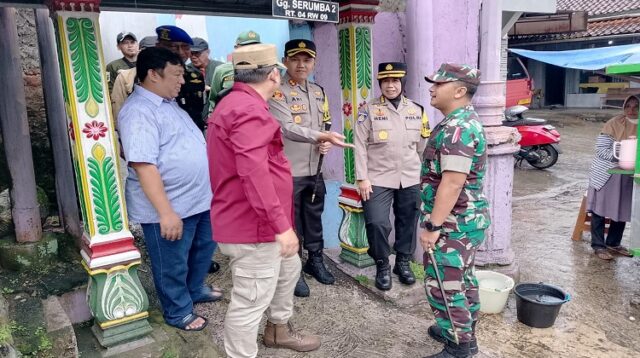 Dandim 0607/Kota Sukabumi Pantau TPS Bersama Forkopimda