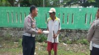 Tradisi Jumat Berkah, Satlantas Polres Bima Bagikan Nasi Kotak Kepada Warga dan Pengguna Jalan