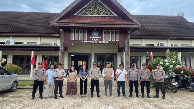Giat Personel Polres Kutai Barat Laksanakan Pengamanan Tahapan Kampanye Caleg Pemilu 2024