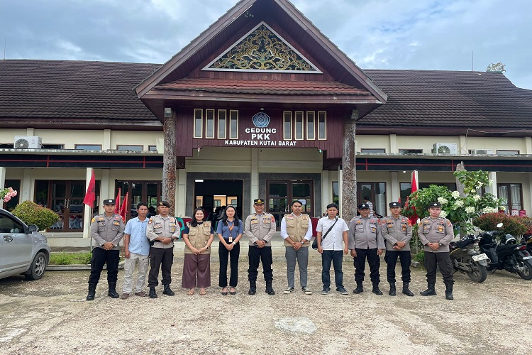 Giat Personel Polres Kutai Barat Laksanakan Pengamanan Tahapan Kampanye Caleg Pemilu 2024