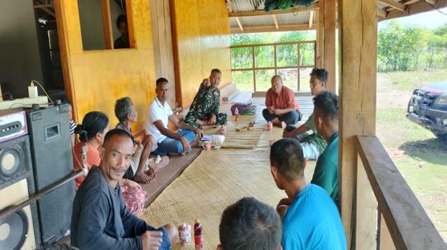 Babinsa Dampingi Kegiatan Sosialisasi Penghijauan Oleh Pihak ISSF Dan PT MSM
