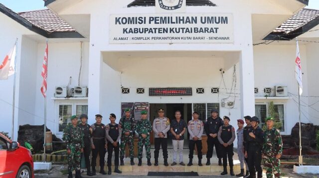 Giat Patroli Cipta Kondisi Polres Kutai Barat Pada Tahapan Pemilu Serentak 2024 Kabupaten Kutai Barat