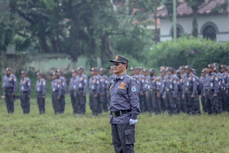 Hadapi Pemilu 2024, Pj. Wali Kota Cimahi Pimpin Apel Gelar Pasukan Linmas Se Kota Cimahi 