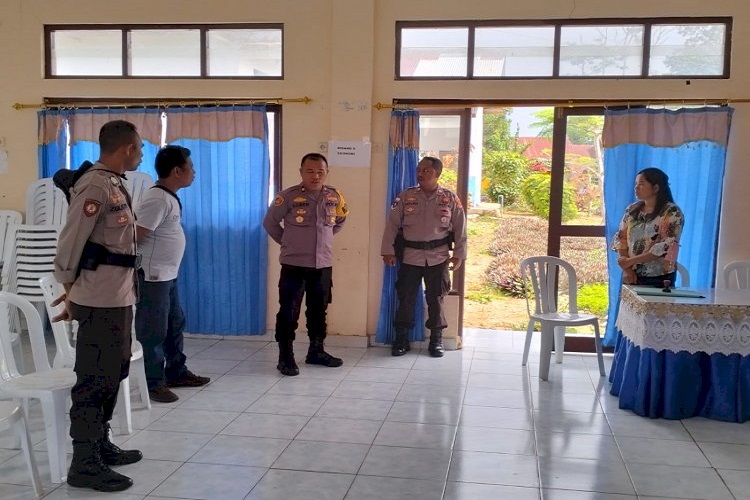 Pastikan Tempat Penyimpanan Logistik Hasil Pemungutan Suara Aman, Wakapolres Cek Beberapa PPK di Sumba Tengah