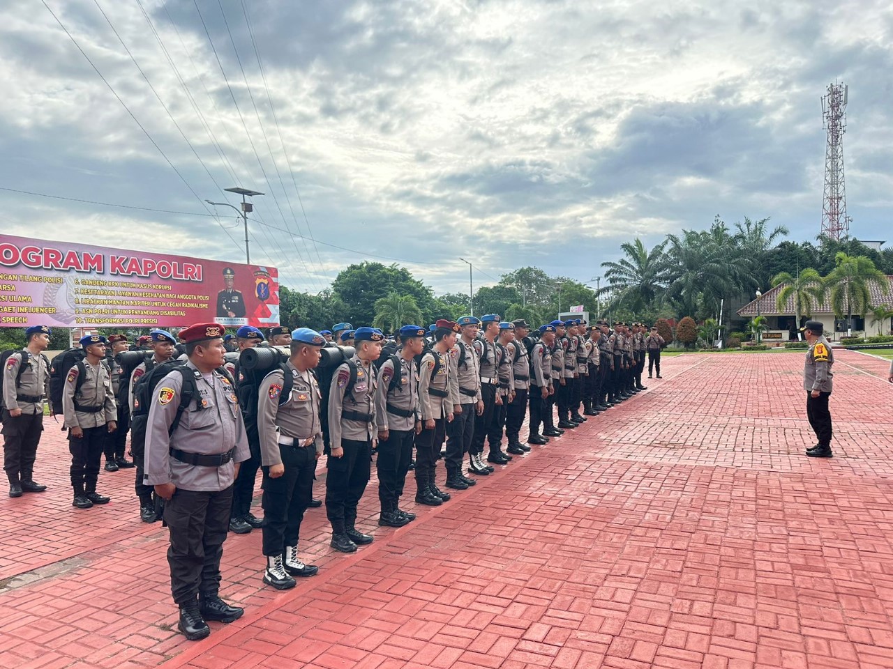 Dalam Rangka Pergeseran Pasukan dan Penebalan PAM TPS di Wilayah Kutim, Polda Kaltim Gelar Apel Pengamanan