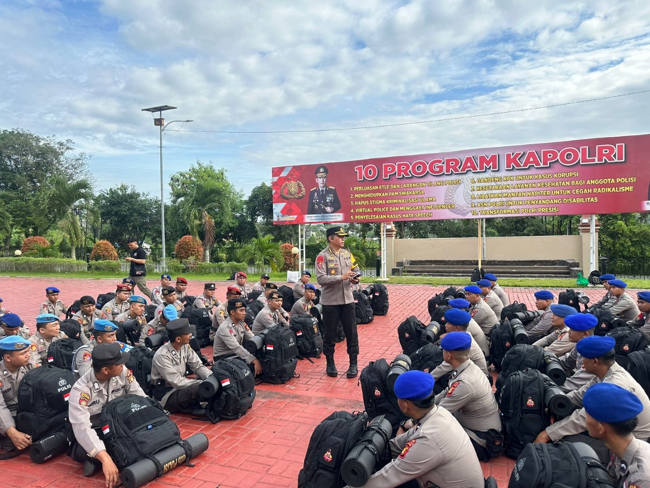 Dalam Rangka Pergeseran Pasukan dan Penebalan PAM TPS di Wilayah Kutim, Polda Kaltim Gelar Apel Pengamanan