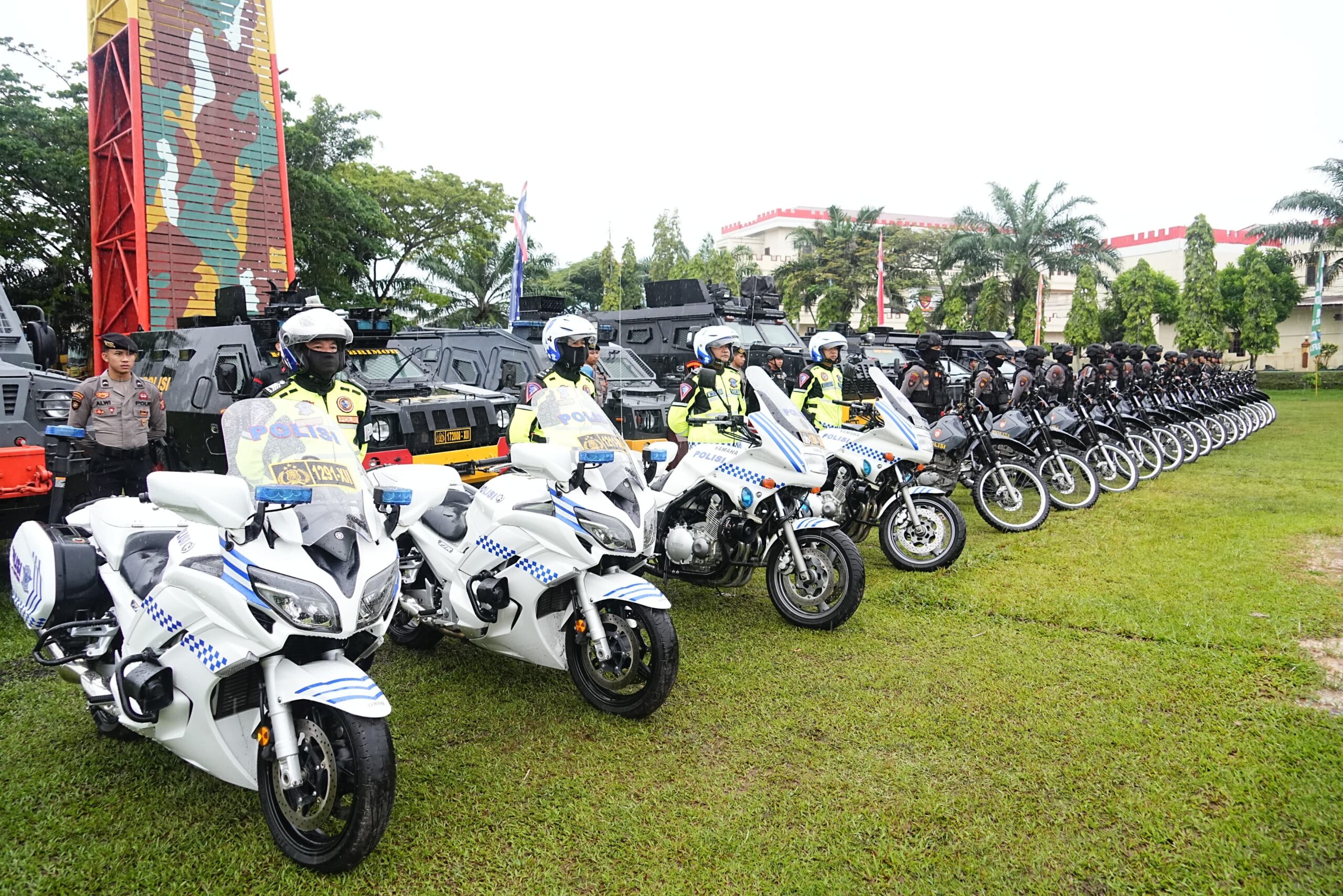 Jelang Tahapan Pemungutan Suara, Kapolda Kaltim Pimpin Apel Serpas Pengamanan TPS Dan Penebalan Ke Polres Jajaran