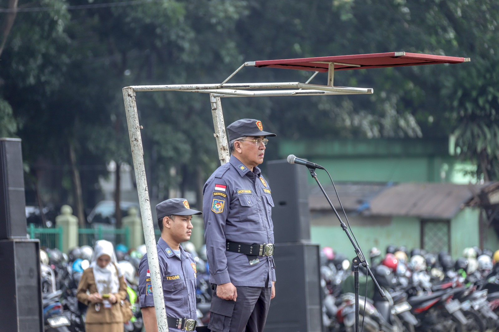 Hadapi Pemilu 2024, Pj. Wali Kota Cimahi Pimpin Apel Gelar Pasukan Linmas Se Kota Cimahi 