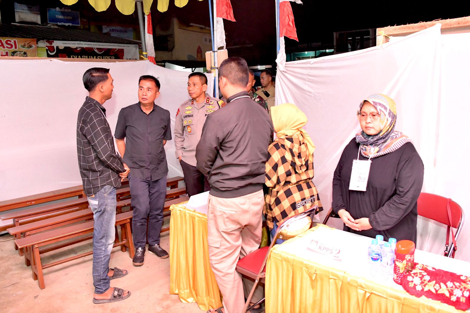 Sehari Jelang Pencoblosan, Bey Machmudin Cek Kesiapan TPS