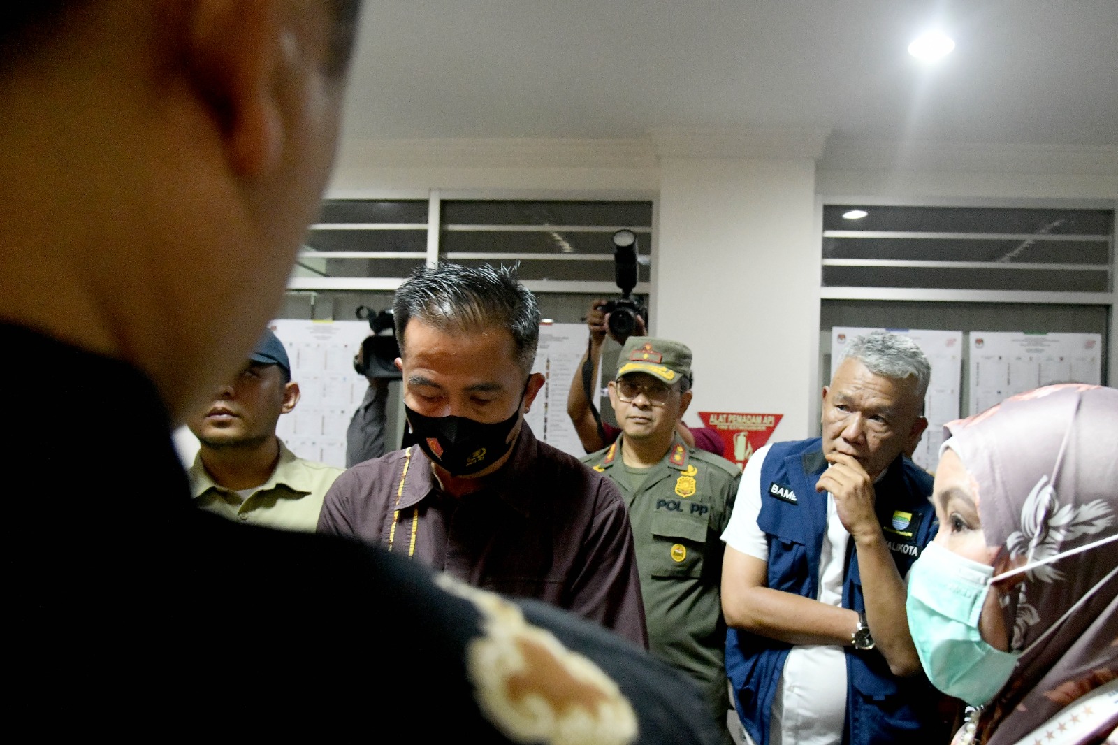 Bey Machmudin Tinjau Pencoblosan ke Sejumlah TPS Kota Bandung