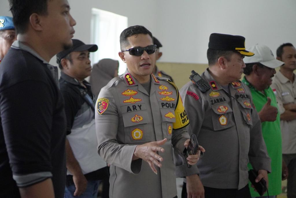 Pastikan Logistik Pemilu 2024 Aman, Kapolresta Samarinda Kembali Cek Gudang PPK Tiap Kecamatan