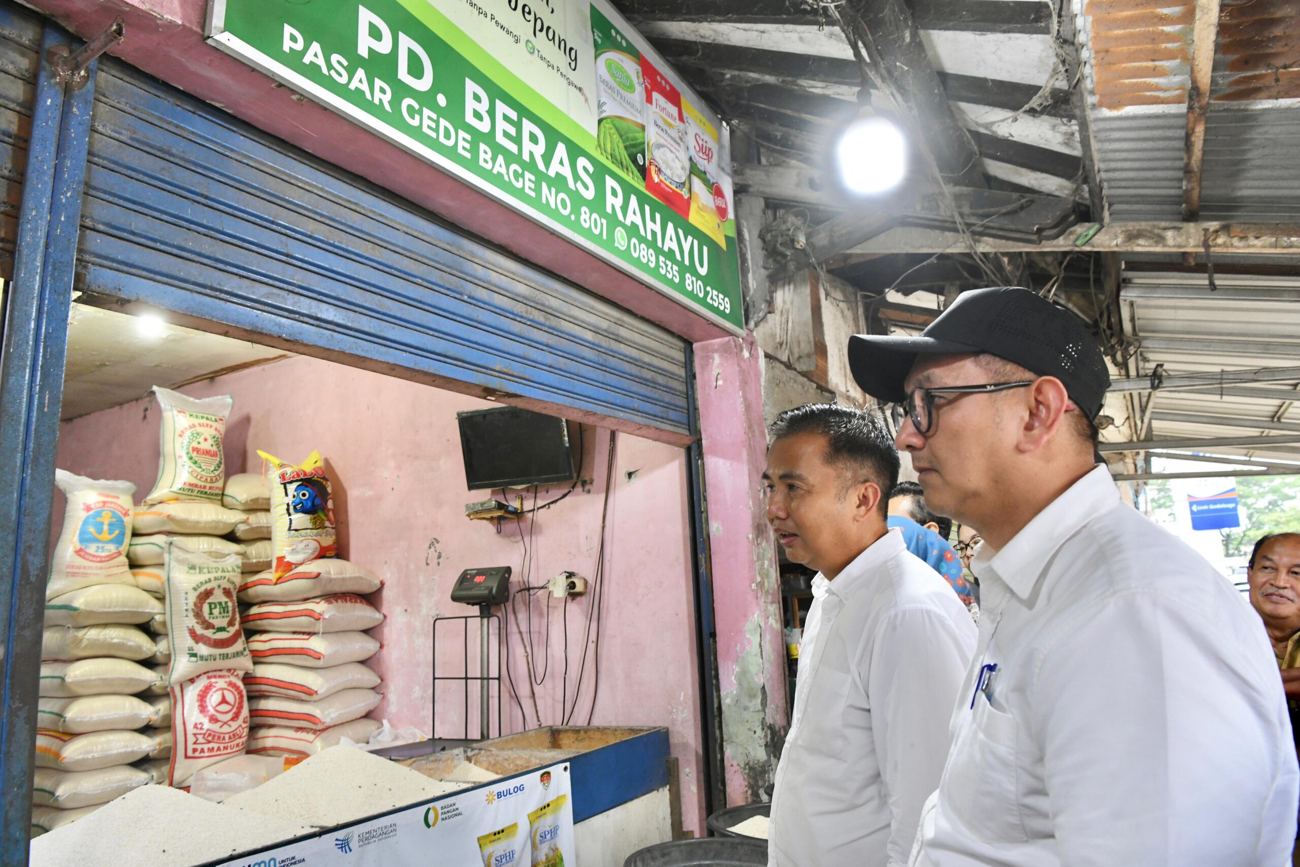 Cek Stok Beras di Pasar, Bey Machmudin: Masyarakat Jangan Beli Panik