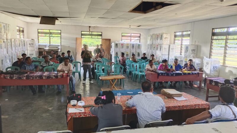 Babinsa Koramil 06/Karera Monitoring Rapat Pleno Terbuka Rekapitulasi Pemungutan Suara Pemilu 2024 Kecamatan Karera Babinsa Koramil 06/Karera Monitoring Rapat Pleno Terbuka Rekapitulasi Pemungutan Suara Pemilu 2024 Kecamatan Karera