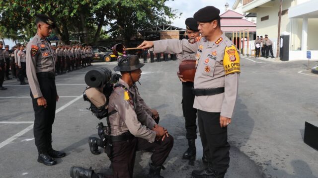 Dirsamapta Polda Kaltim Pimpin Apel Pemberangkatan Tradisi Pembaretan 527 Bintara Remaja