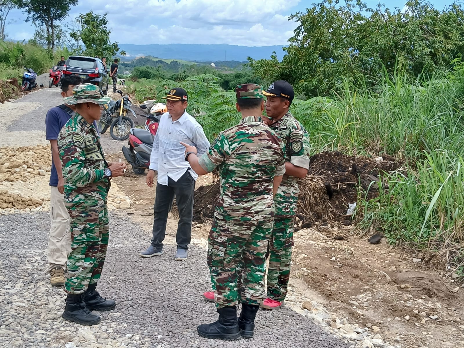 Dandim Selaku Dansatgas TMMD 119 Pantau Kegiatan Dan Terjun Langsung