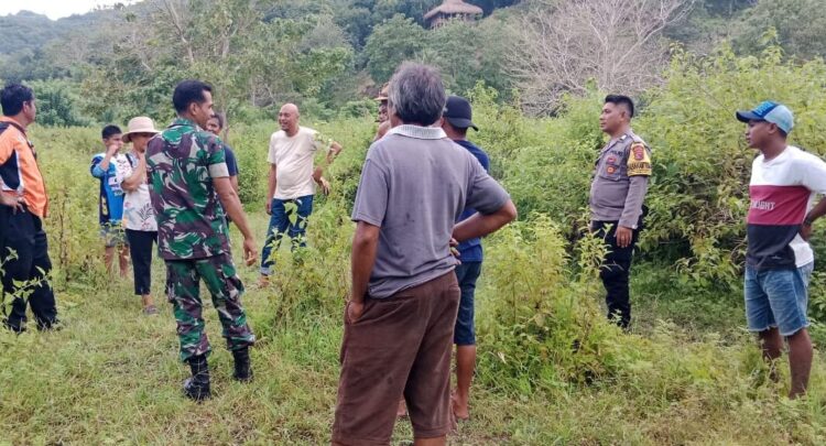 Babinsa Koramil 04/Tabundung Dan Babinkamtibmas Dampingi Pengukuran Tanah Warga Binaan
