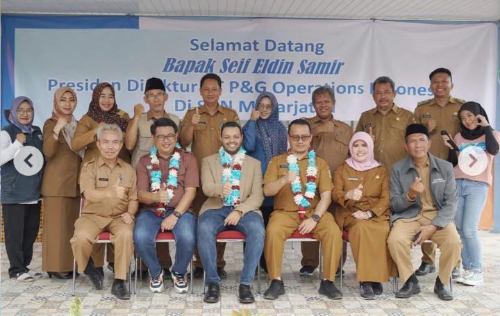 Wujudkan Sekolah Adiwiyata Pemkab Karawang Terus Lakukan Kolaborasi Pentahelix