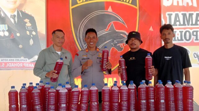 Polsek Rasanae Barat Intens Berantas Miras, Puluhan Botol Berhasil Diamankan