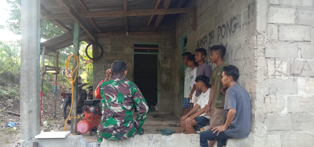 Babinsa Koptu Yupiter Himbau Anak Remaja Jauhi Narkoba, Miras dan Tawuran