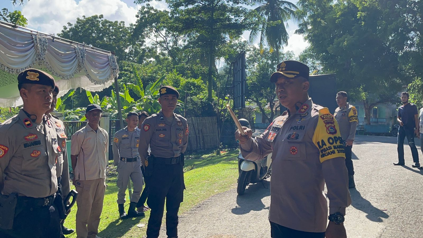 Kapolres Bima AKBP Eko Sutomo SIK., MIK.,Memimpin Apel Pengamanan Rapat Pleno KPU