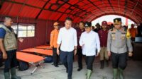 Kunjungan Kerja Pj Gubernur Jawa Barat peninjauan banjir dan TPS darurat di kabupaten majalengka, selasa (13/2/2024).