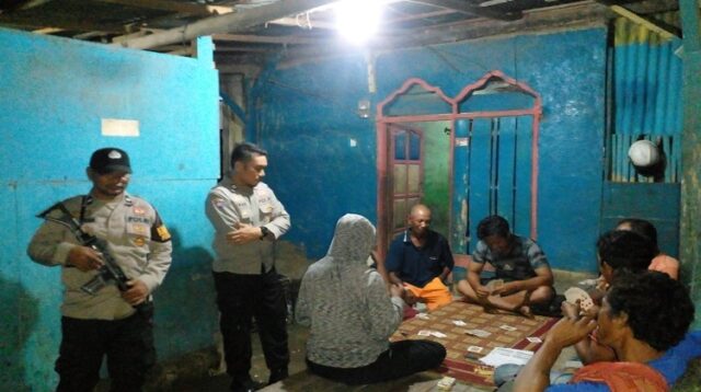 Patroli KRYD, Polsek Woha Imbau Warga Tidak Terprovokasi Informasi Hoax Pasca Pemungutan Suara Pemilu 2024