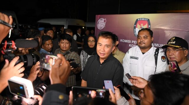 Sehari Jelang Pencoblosan, Bey Machmudin Cek Kesiapan TPS