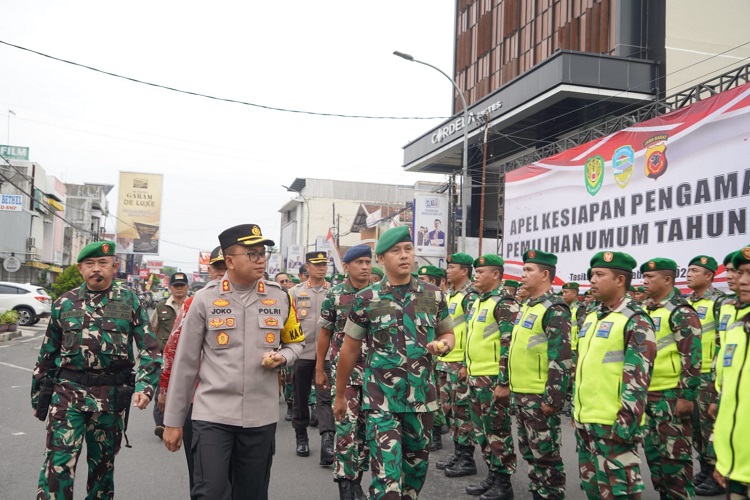 Apel Kesiapan Personel TNI-Polri dan Instansi Terkait dalam rangka Pengamanan Pemilu 2024 di Tasikmalaya Apel Kesiapan Personel TNI-Polri dan Instansi Terkait dalam rangka Pengamanan Pemilu 2024 di Tasikmalaya