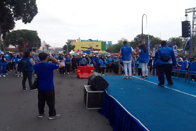 DPD PAN Kota Blitar Gelar Kegiatan Jalan Sehat dan Sembako Murah