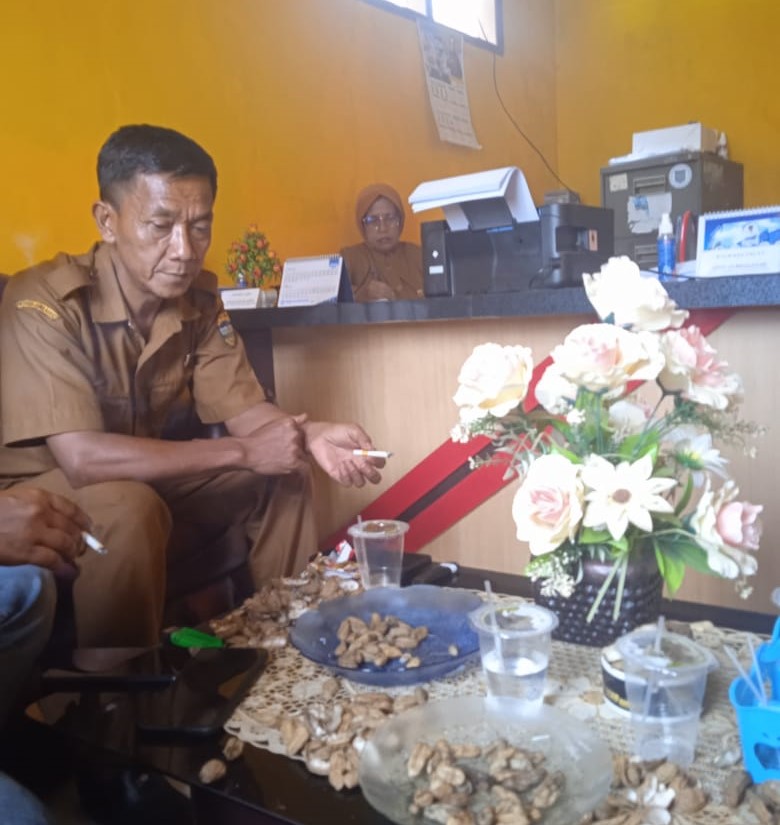 Diduga Kades Tanjungkerta Tasikmalaya Gunakan ADD Tahap 3 Untuk Beli Paket Anggaran