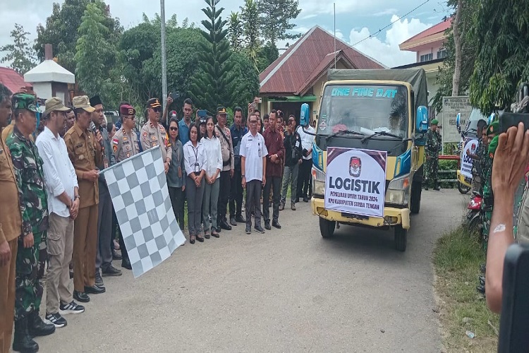 Pamatwil Polres Sumba Barat, AKBP Yohanis Nisa Pewali,SS.MH. Yang Membawahi Kabupaten Sumba Barat dan Sumba Tengah Pimpin Apel Pasukan Distribusi Kotak Suara