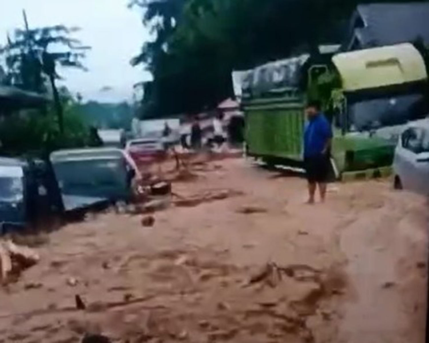 14 Warga Tewas, 9 Hilang Terseret Arus Banjir dan Tertimbun Longsor Di Kabupaten Pesisir Selatan