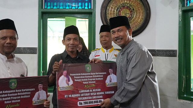 Kapolsek Anggana Ikuti Safari Ramadhan 1445 H Bupati Bersama Dengan Muspika