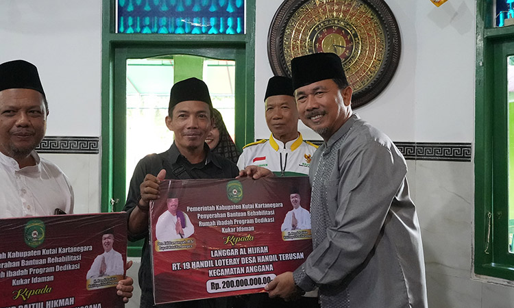 Kapolsek Anggana Ikuti Safari Ramadhan 1445 H Bupati Bersama Dengan Muspika