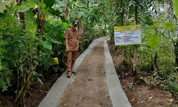 Pemerintah desa pari ( pemdes) realisasikan Dana Desa Tahap I 2024, Bangun Tembok Penahan Tanah (TPT)