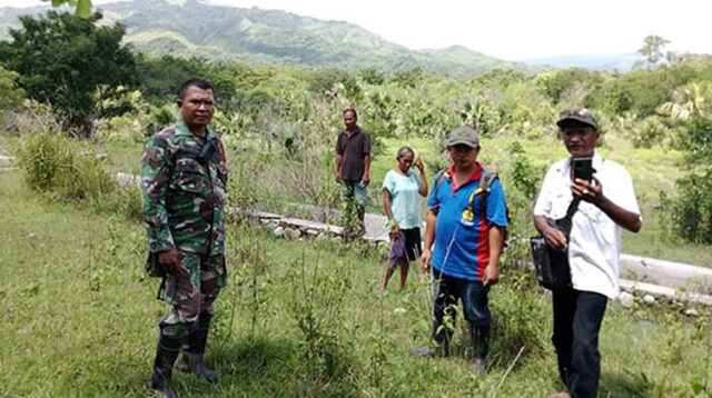 Optimalkan Sistem Irigasi Dan Tingkatkan Produktivitas Pertanian, Babinsa 06/Karera Survey Pompanisasi Lahan Tadah Air