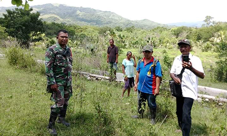 Optimalkan Sistem Irigasi Dan Tingkatkan Produktivitas Pertanian, Babinsa 06/Karera Survey Pompanisasi Lahan Tadah Air