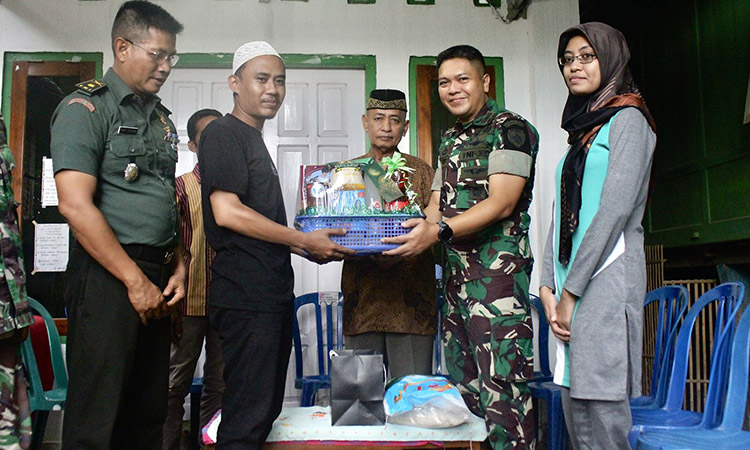 Momentun Ramadhan menjelang Idul Fitri, Dandim 1608/Bima Berbagi Kasih kepada Purnawirawan TNI-AD