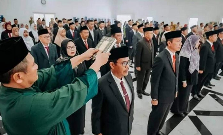 65 Aparatur Sipil Negara (ASN) Dilantik Bupati Karawang